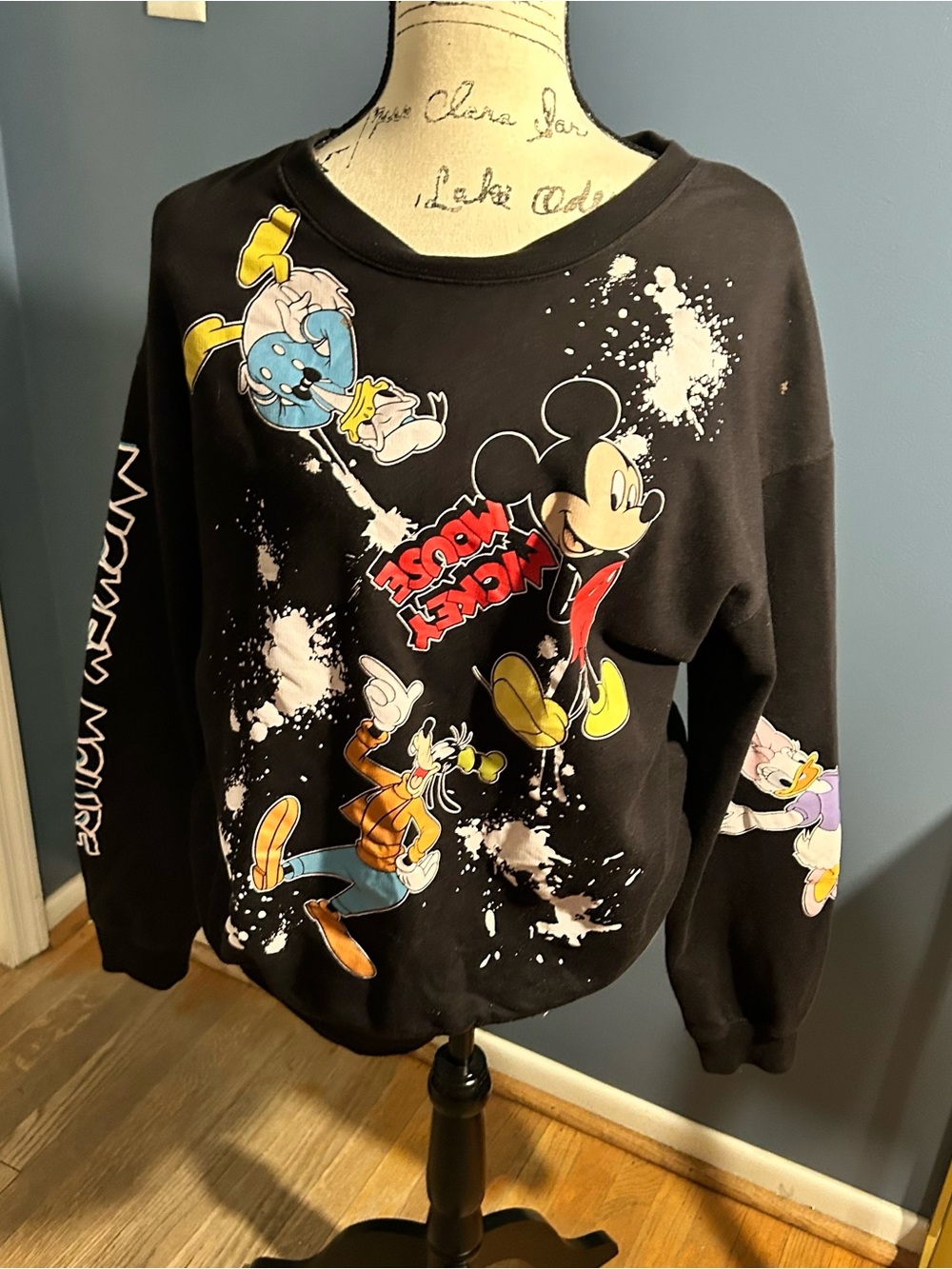 ⭐️ 5 for $25⭐️ Disney Splatter Paint Mickey Mouse and gang Crewneck